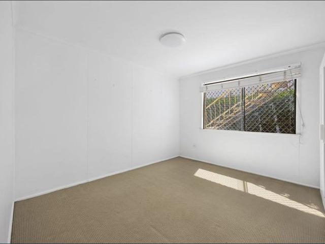 Unbeatable Marine Parade Unit– Walk to Everything