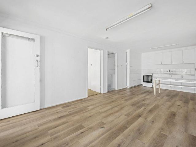 Unbeatable Marine Parade Unit Walk to Everything