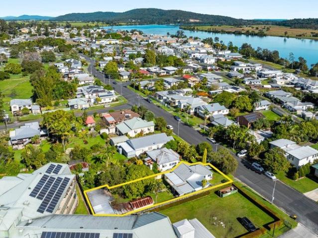 Unbeatable Opportunity on the Edge of Maclean's Town Centre