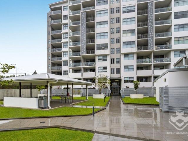 Unbeatable Convenience with Three Major Motorways at Your Doorstep!