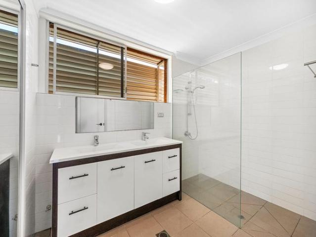 Unbeatable Location Overlooking Mermaid Park 2 Bedroom Apartment