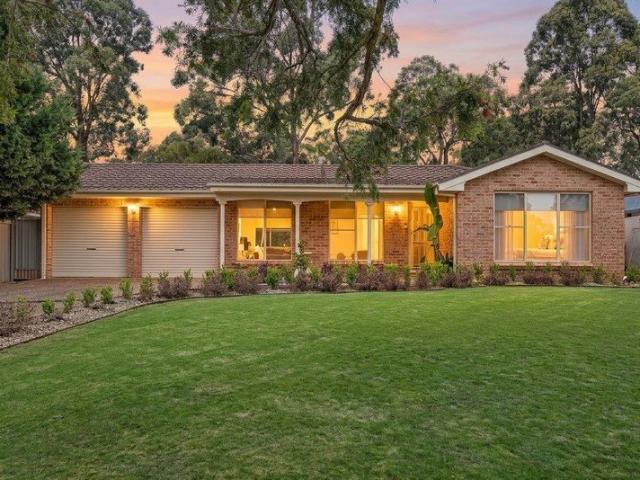 UNBEATABLE LOCATION, PRIME VERSATILITY & ENDLESS POTENTIAL IN GLENMORE PARK
