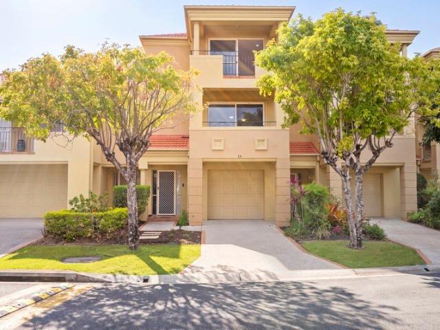Unbeatable Robina Location with Exclusive Waterfront Estate Living