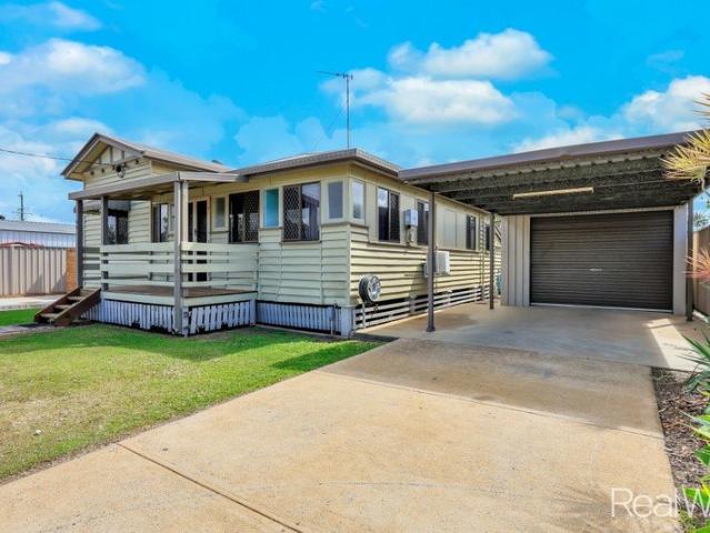 Unbeatable Value What's YOUR OFFER?! Charming Cottage, Large Outdoor Entertaining and Shed!