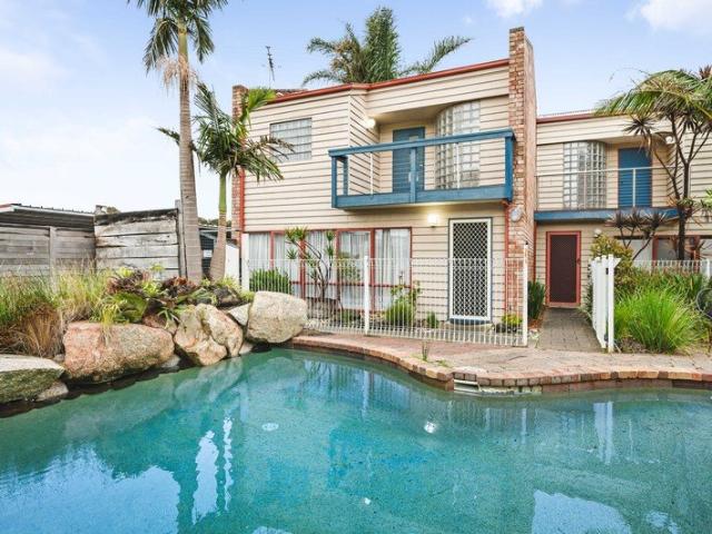 Unbeatable Value in an Unbeatable Torquay Location