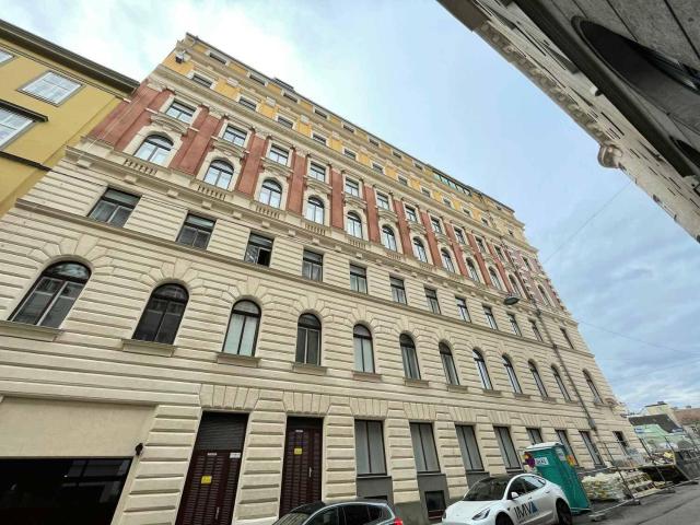Unbefristet vermietete 5 Zimmer Wohnung mit Terrasse Nähe Stadtpark!