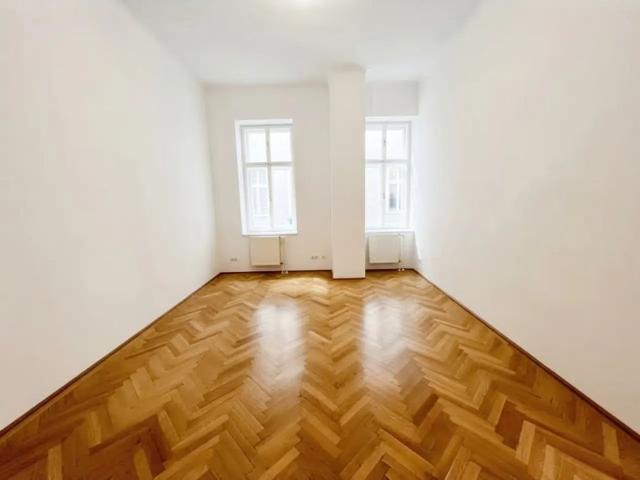 UNBEFRISTET: Wohnen in Bestlage in einer ansprechenden 2 Zimmer Altbauwohnung