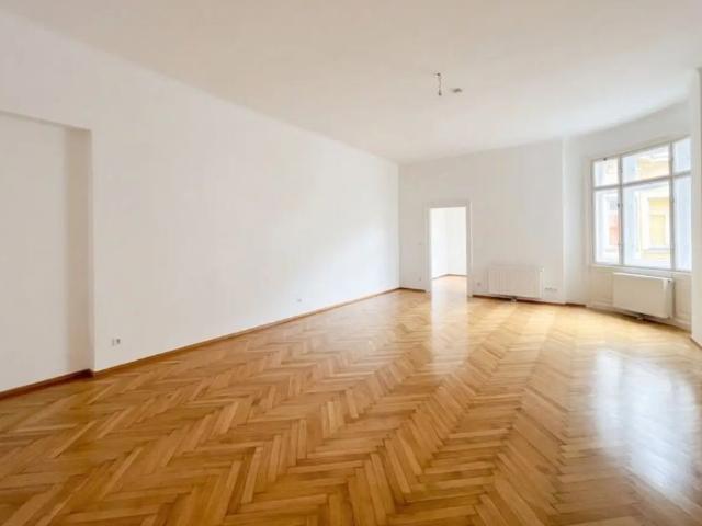 UNBEFRISTET: Wohnen in Bestlage in einer ruhigen Altbauwohnung im repräsentativen Haus