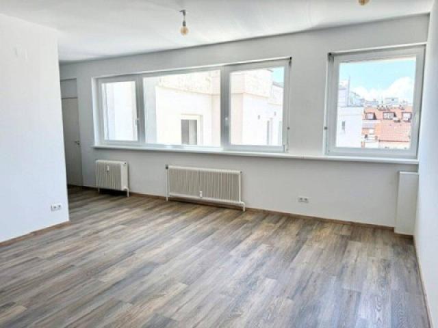 UNBEFRISTET: Wunderschöne Wohnung mit Loftcharakter in Hofruhelage an der U6 Niederhofstrasse