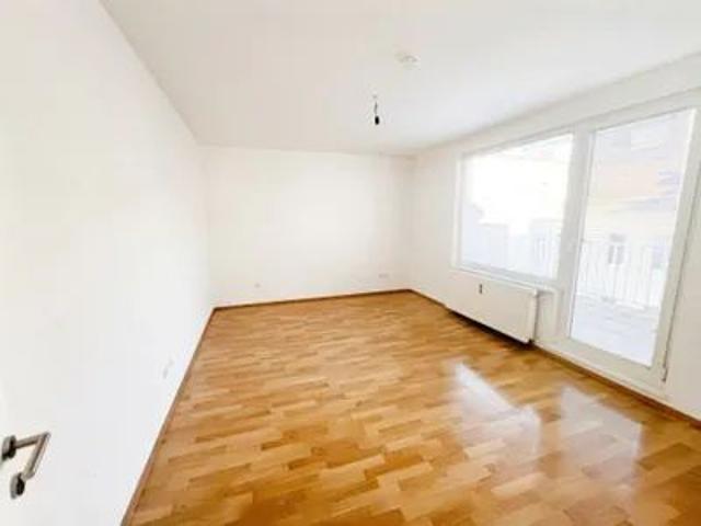 UNBEFRISTET: Ansprechende, kompakte Wohnung mit Terrasse