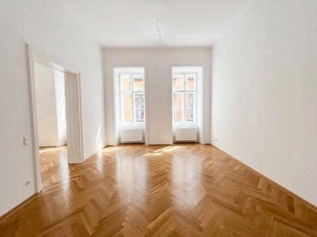 UNBEFRISTET: Charmante 2 Zimmer Altbauwohnung im Herzen Wiens / Charming apartment in an old style building in the heart of Vienna