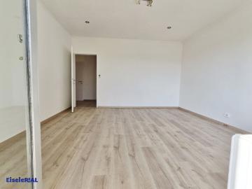 UNBEFRISTET ERSTBEZUG nach Totalsanierung 2 Zimmer zuzüglich Heizung
