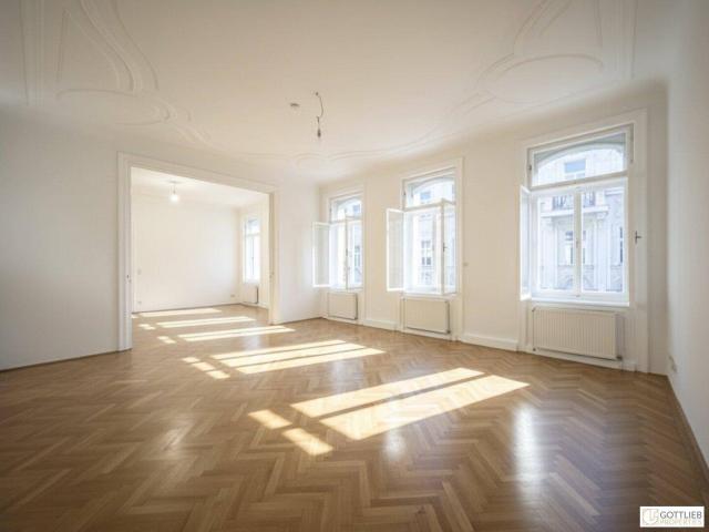 Unbefristet im Diplomatenviertel! Repräsentative 5 Zimmer Stilaltbau Wohnung mit zwei kleinen Balkonen beim Arenbergpark