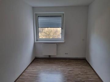 unbefristet | nette 3,5 Zimmer Wohnung mit Stellplatz!