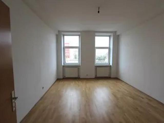 UNBEFRISTETE 3 ZIMMER WOHNUNG IM 15.BEZIRK NÄHE U6 und U4!
