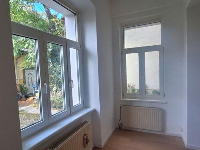 Unbefristete 2 Zimmer Wohnung mit Gartenmitbenützung