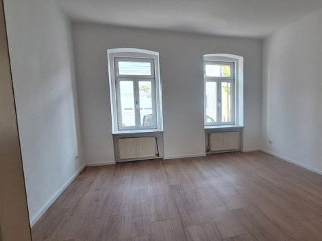 Unbefristete 2 Zimmer Wohnung mit Gartenmitbenützung