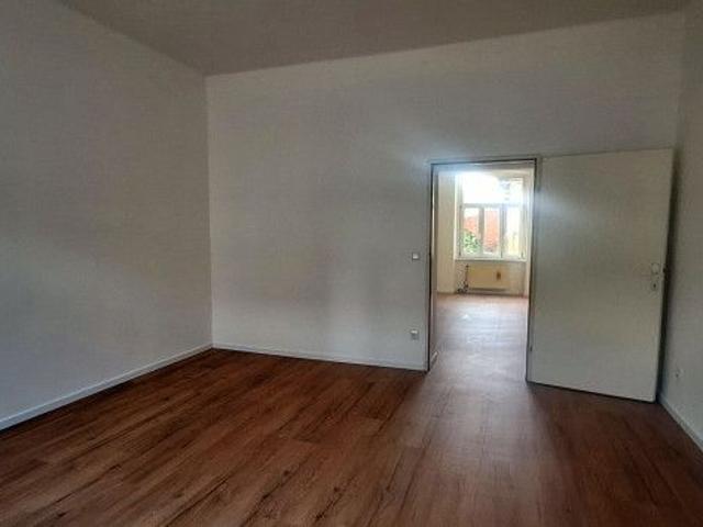 Unbefristete 2 Zimmer Wohnung mit Gartenmitbenützung