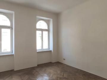 UNBEFRISTETE SINGLE ALTBAUWOHNUNG IN DER GUDRUNSTRASSE BEIM ERLACHPLATZ