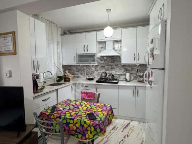 uncubozköy Mahallesi  ✅2+1 85 M2 5 Katlınım 1 Katı ❇️kombi Petekli