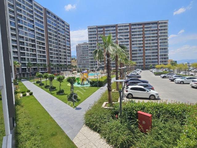 Uncubozköy Mh'de Meydan Projesinde Kiralık Full Eşyalı Daire