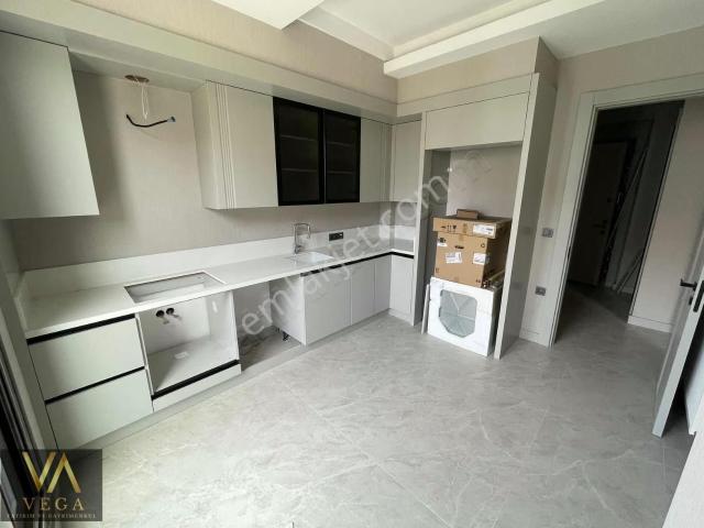 Uncubozköy Noran Atrıum'da Satılık 3+1 Cadde Cepheli Daire