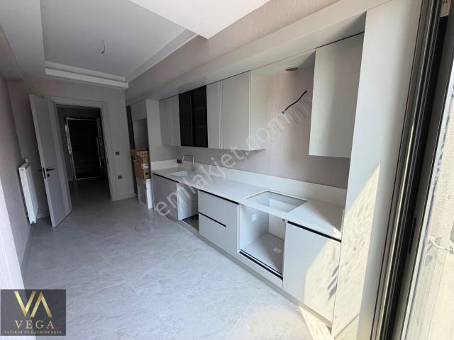 Uncubozköy'de Kiralık 3+1 Site İçerisinde Daire