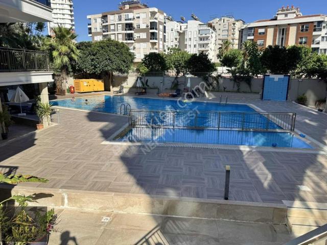 Uncalı'da Geniş Kapalı Otoparlı Havuzlu Hiç Oturulmamış 3+1