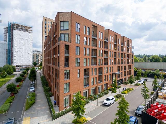 Uncinia House, Lismore Boulevard NW9, 2 bed flat to rent, £2,100 pcm | PrimeLocation
