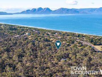 Entry Level Gem in Dolphin Sands, 5 HA Spacious Title, Endless Potential