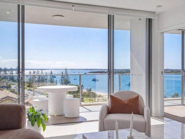 UNCOMPROMISED COASTAL LIVING WITH GORGEOUS FOREVER VIEWS