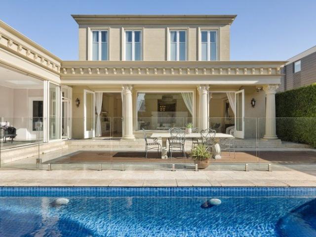 Uncompromising Bayside Luxury