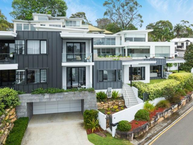 Uncompromising Luxury with Panoramic Bay Views