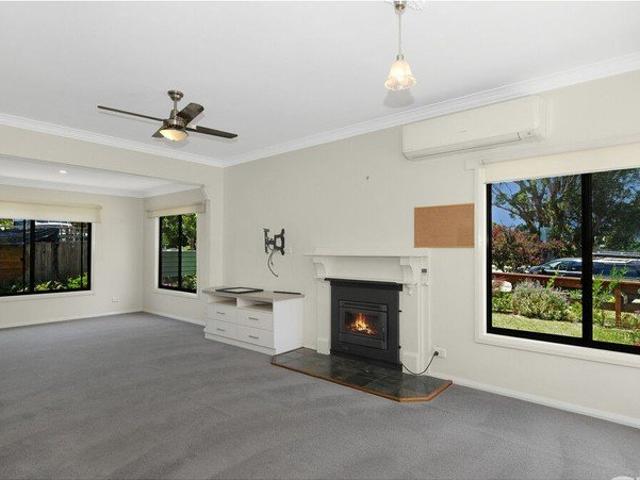 UNDER APPLICATION Easy Living in Johnsonville!
