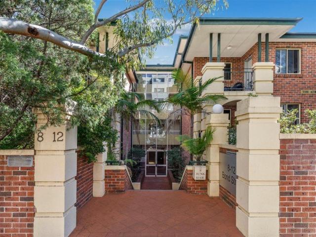 UNDER CONTRACT IMPRESSIVE EFFORTLESS EVERYDAY LIVING