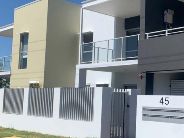 UNDER OFFER. Best Unit in corner of block. 9.6% yield!