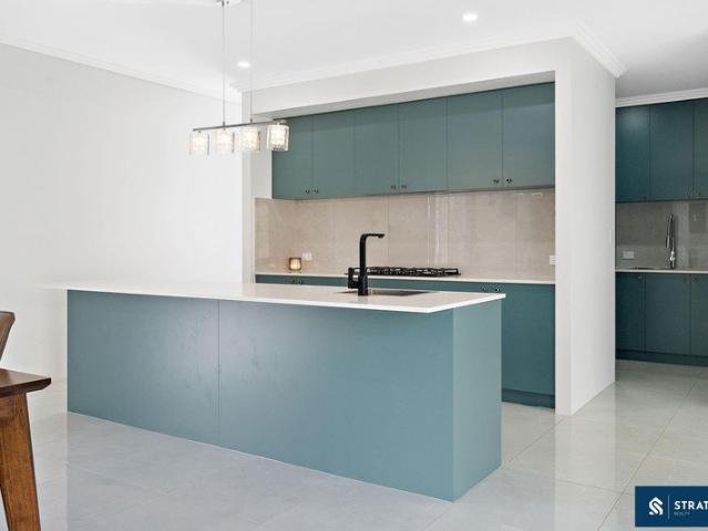 UNDER OFFER BY NAMAT & FARHAD!