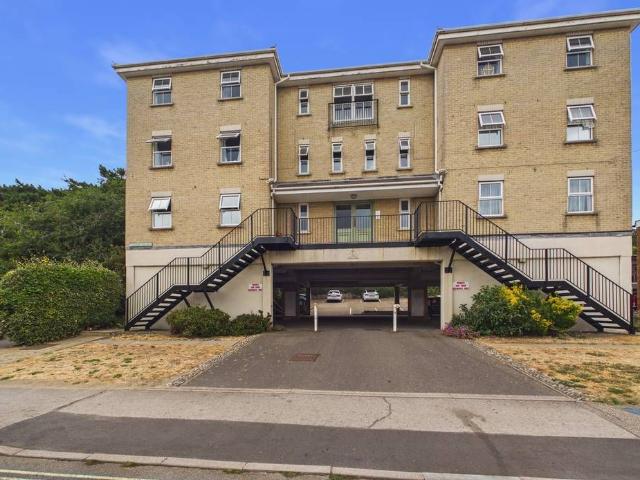 Undercliff Road West, Felixstowe, Suffolk IP11, Studio to rent, £650 pcm | PrimeLocation