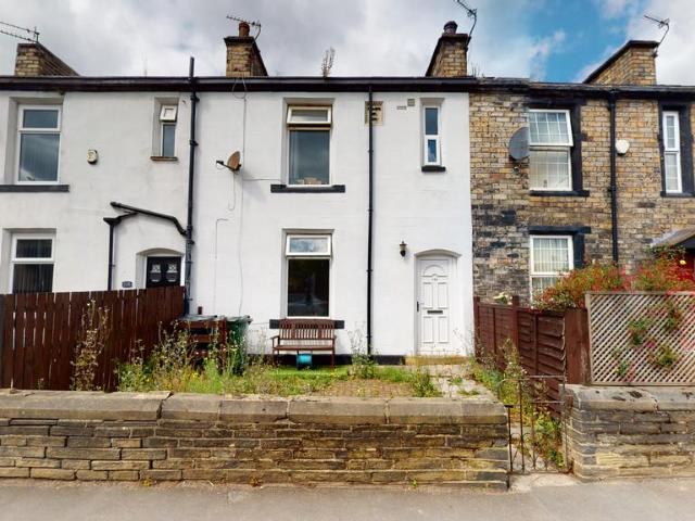 Undercliffe Road, Bradford BD2 Studio to rent £395 pcm £91 pw
