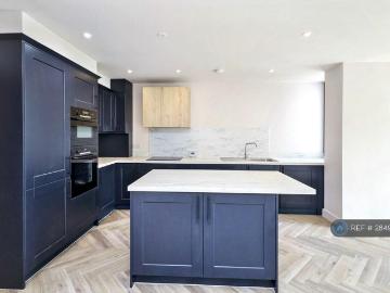 Underhill Road, London, SE22 2 bed flat to rent £2,750 pcm £635 pw