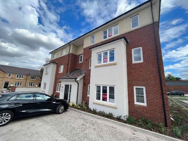 Underwood Close, Off Thorpe Road, Peterborough PE3, 2 bed flat to rent, £1,100 pcm | PrimeLocation