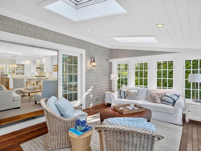 Undisclosed Address, Osterville, US