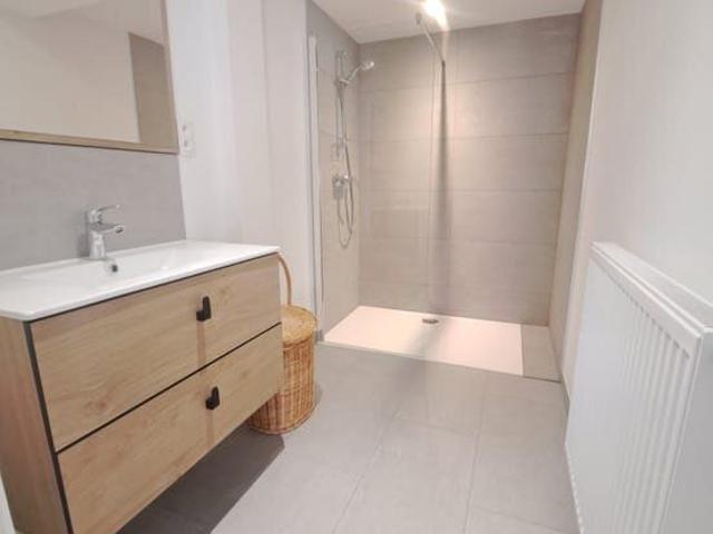 Une chambre disponible dans une colocation 4 chambres