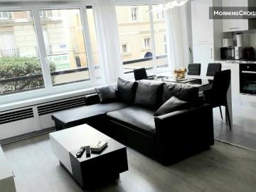 Une Chambre Proche Champs Elysees