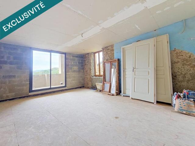 Une authentique maison en pierre à réinventer, avec loggia panoramique et vue dominante au coeur des Hauts Cantons
