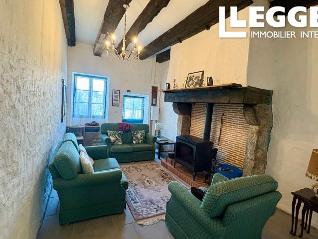 Une belle maison familiale en pierre de 2/3 chambres avec des caractéristiques originales et un gîte avec 2 ch