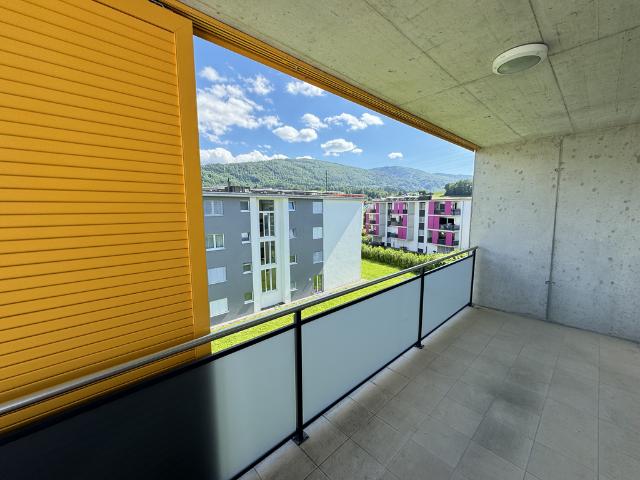 Une grande terrasse dans un quartier résidentiel 2 mois nets offerts