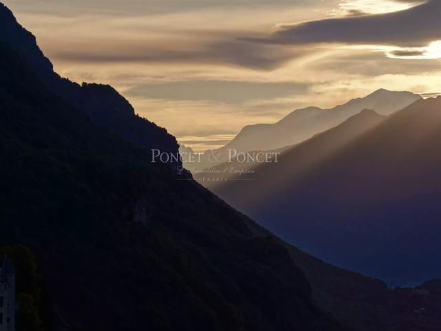Une Forteresse et son Manoir en Savoie 600m² Saint Pierre d'Albigny