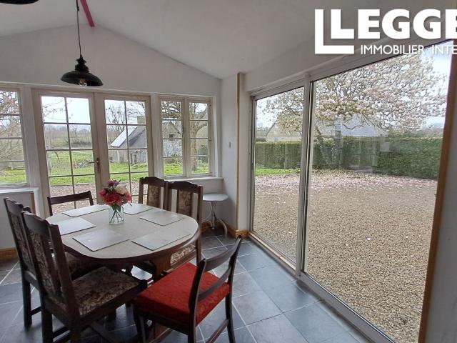 Une jolie maison dans un endroit calme avec quelques voisins, et un projet de rénovation séparé à réaliser