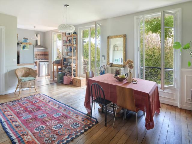 Une jolie maison familiale avec jardin proche du parc de Sai. 153m² Sèvres